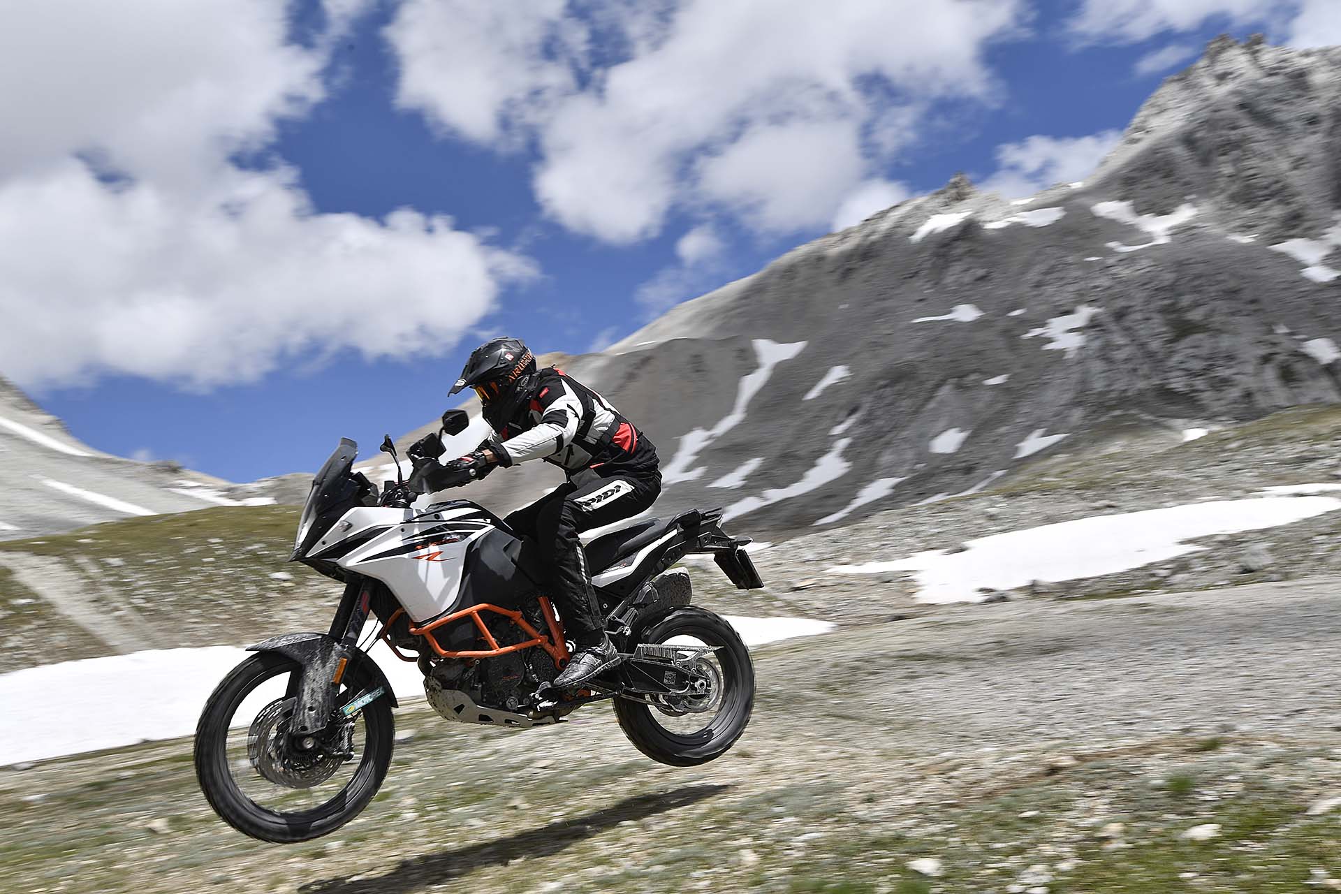ktm 1090 adventure r salto