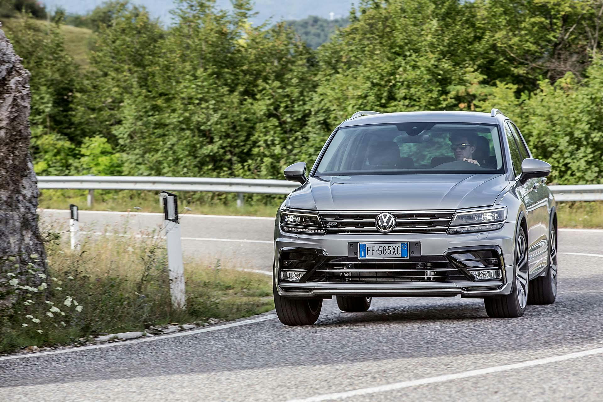 Volkswagen Tiguan 2.0 BiTDI - uscita curva