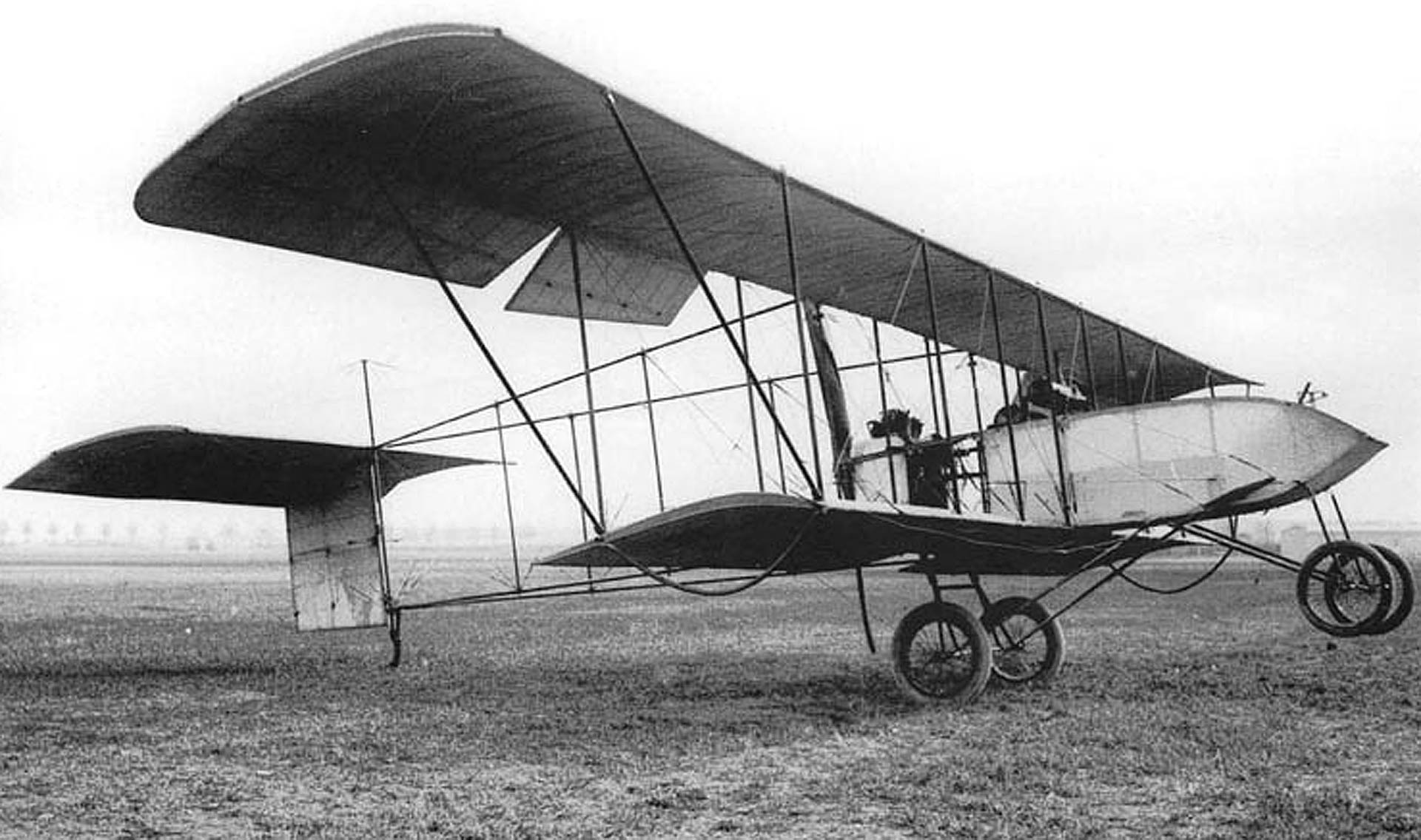 Gabriel Voisin aereo al decollo in bianco e nero