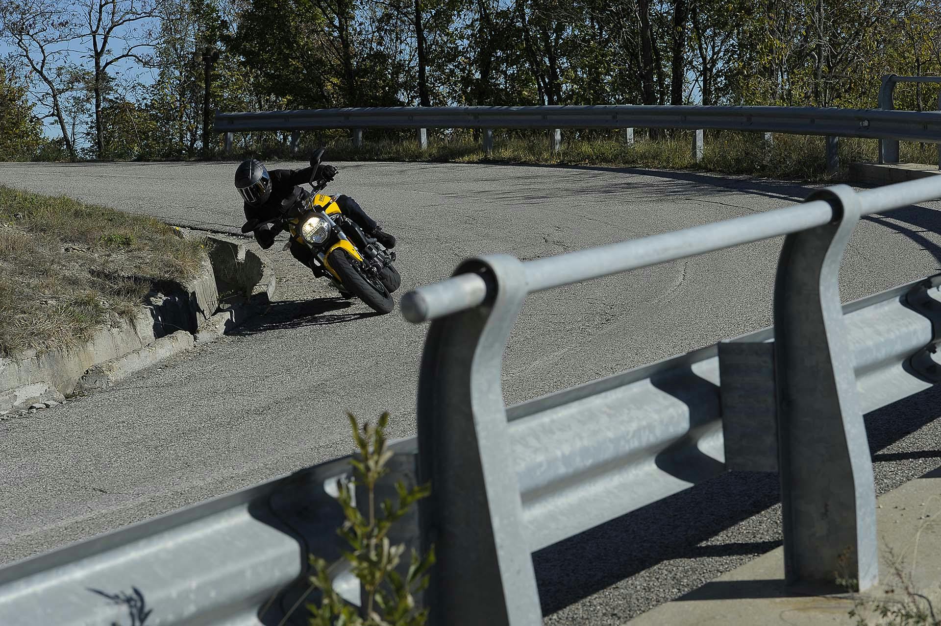 Ducati Monster 821 MY18 Dinamica