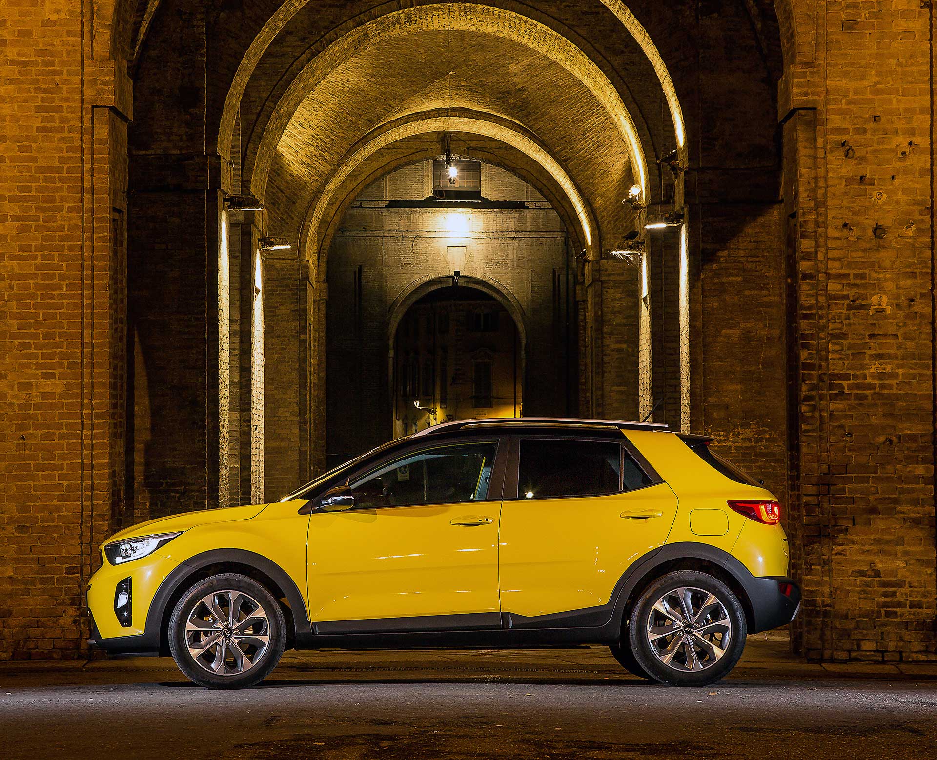 Kia Stonic gialla Bologna Migliori SUV Compatti