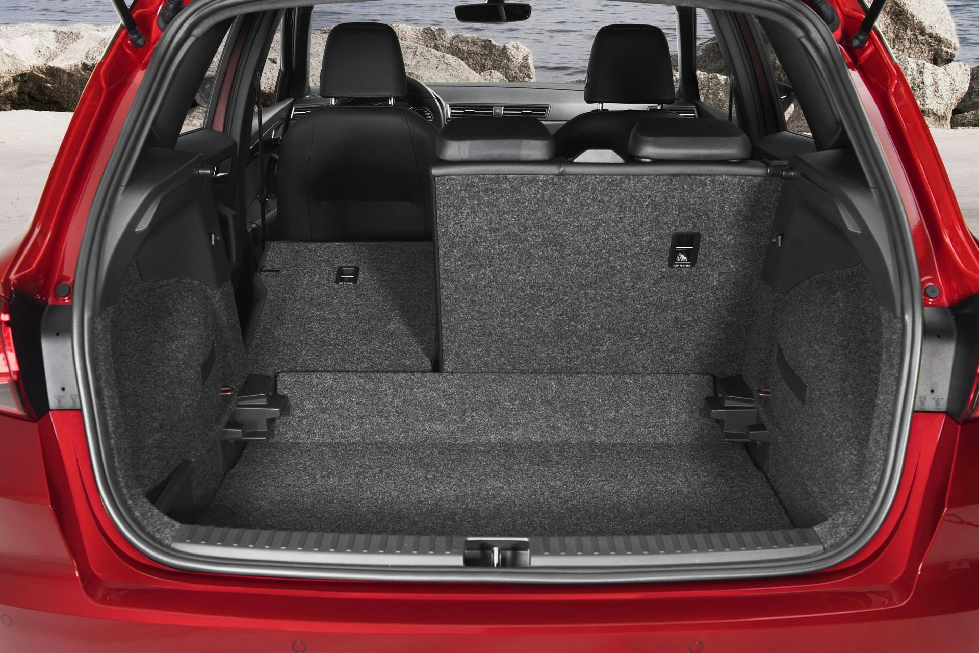 Seat Arona interni bagagliaio