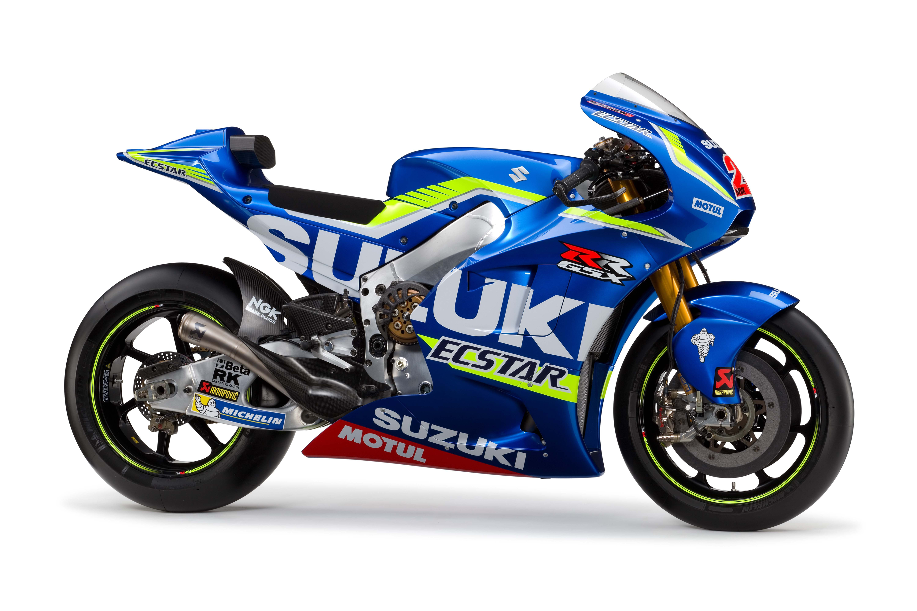Suzuki GSX-RR di profilo su sfondo bianco MototGP a EICMA