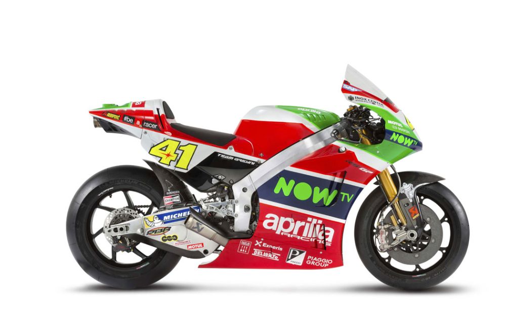 Aprilia RSV4RF fianco destro MototGP a EICMA