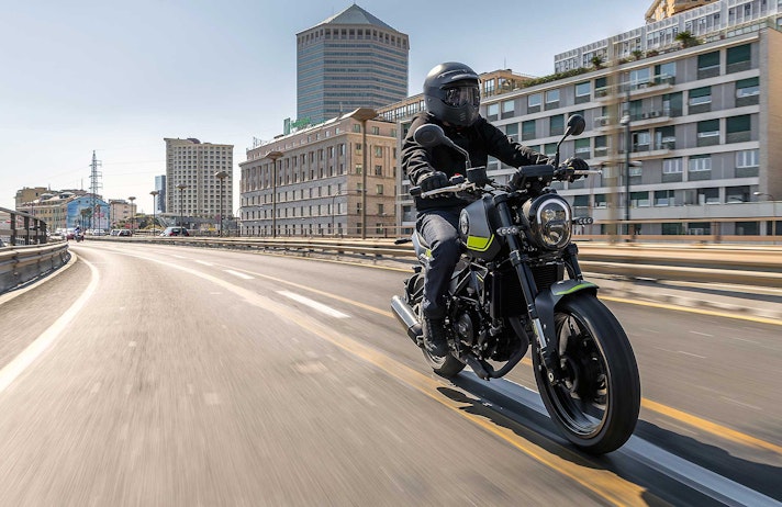 Benelli-Leoncino-250-002