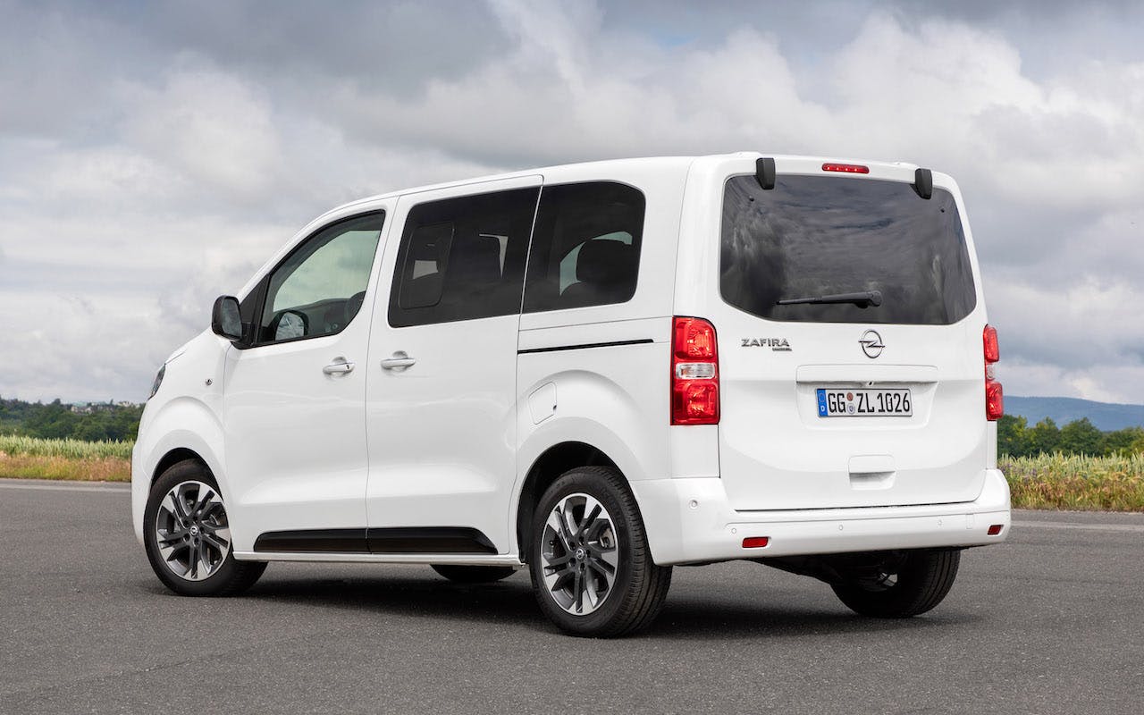 Opel Zafira Life vista posteriore