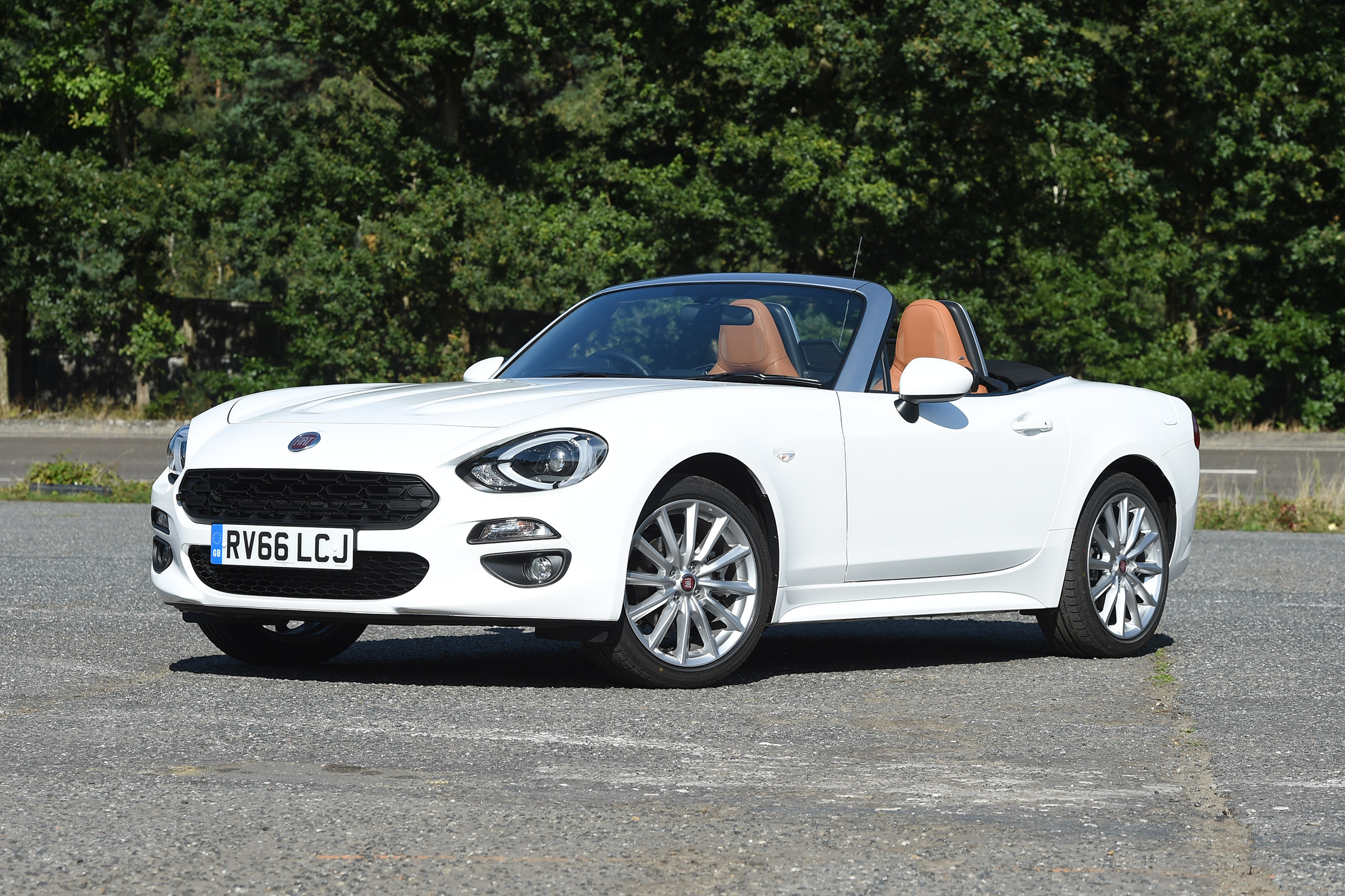 fiat_124_spider bianca