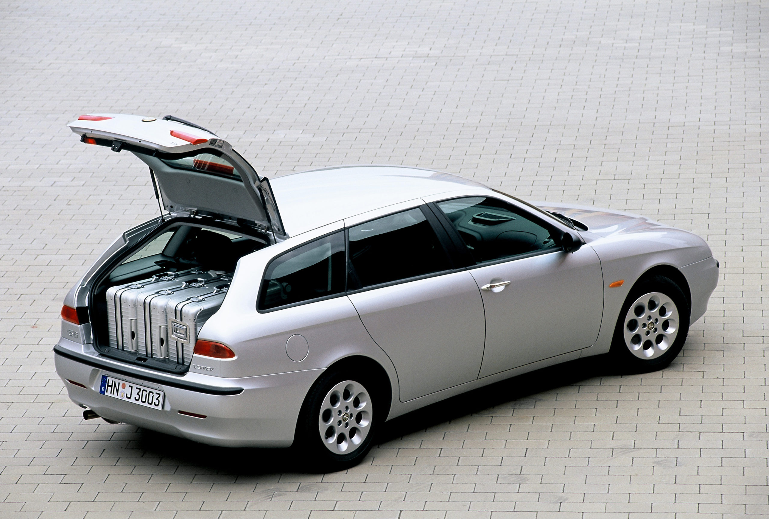 Alfa Romeo 156 Sportwagon grigia bagagliaio