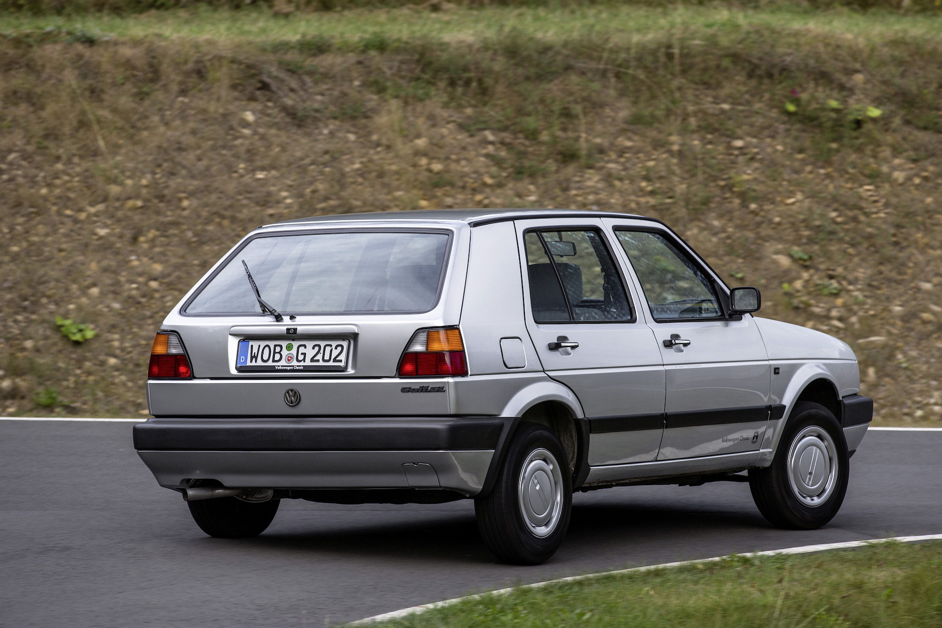 Volkswagen Golf II grigia