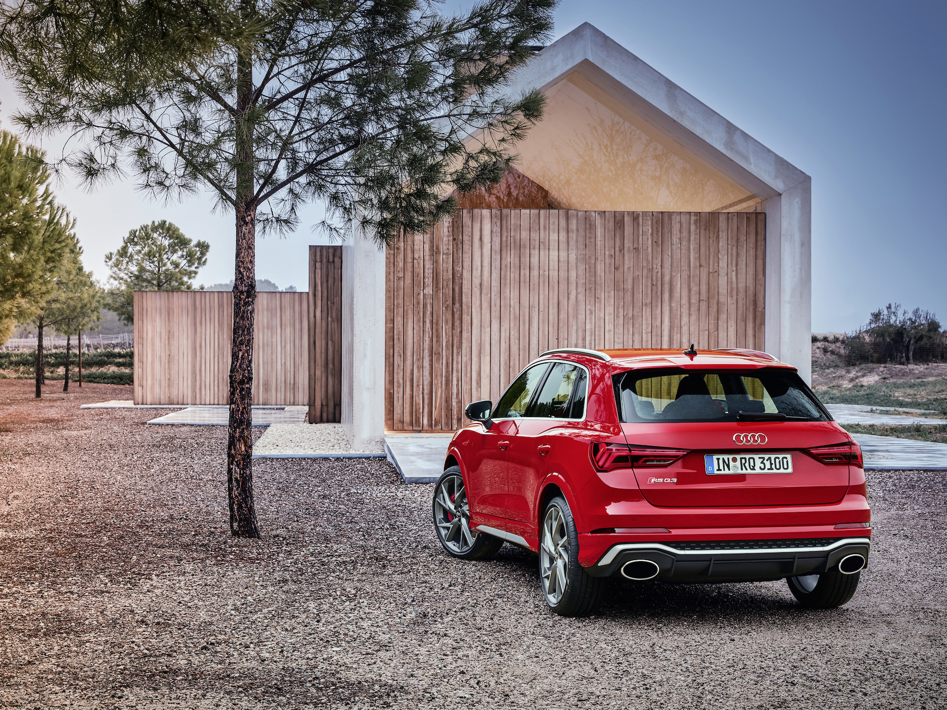 Audi RS Q3 tango red