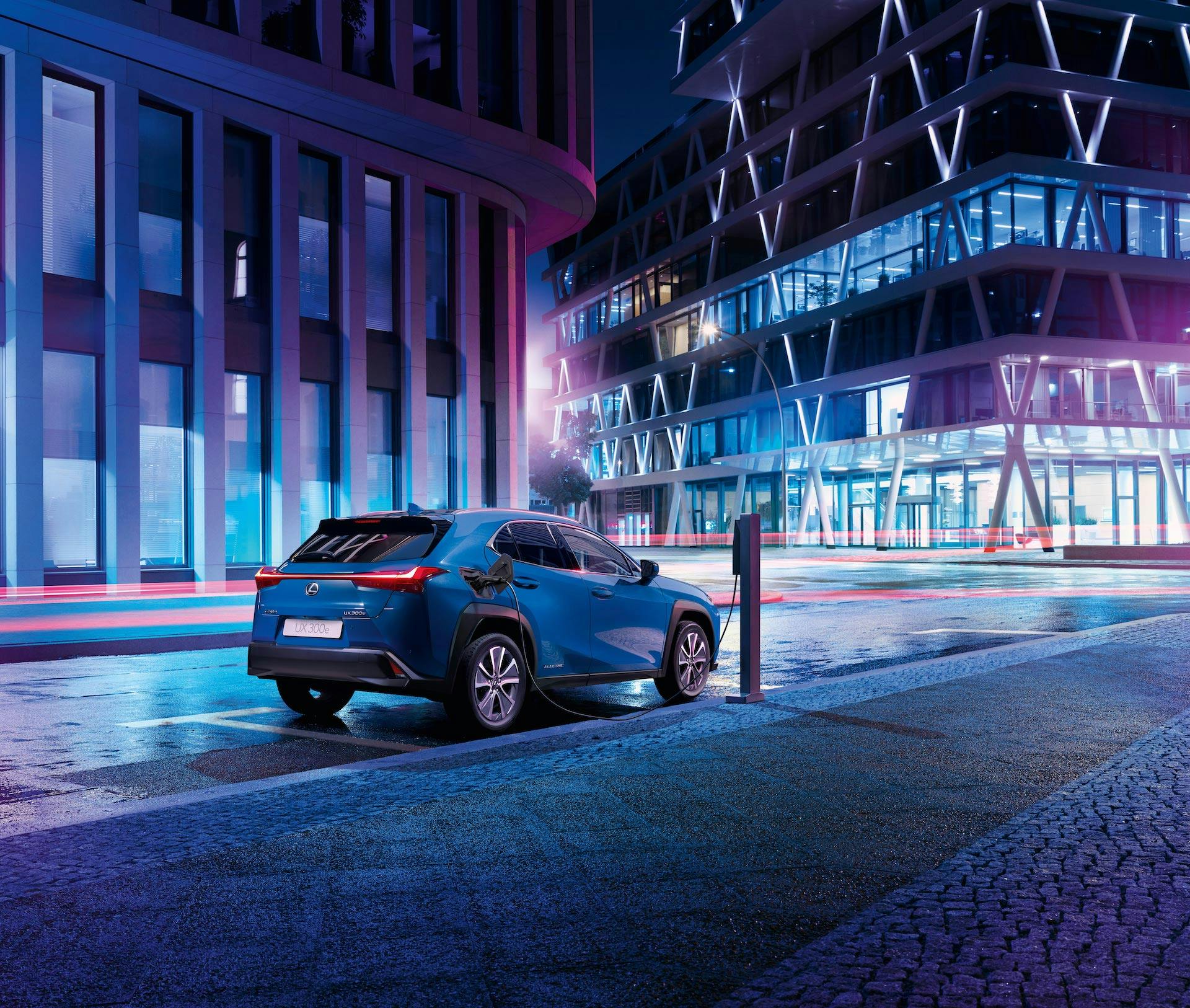 Lexus UX 300e posteriore