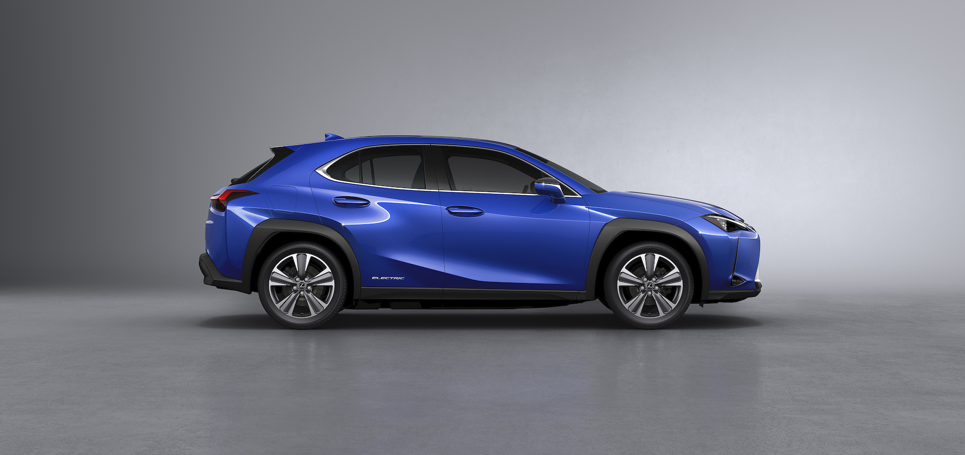 Lexus UX 300e laterale