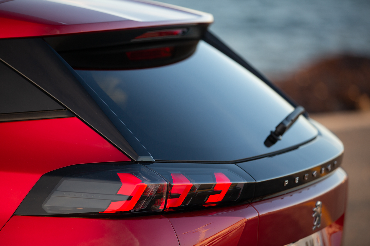 Peugeot 2008, la prova (dettaglio faro posteriore)