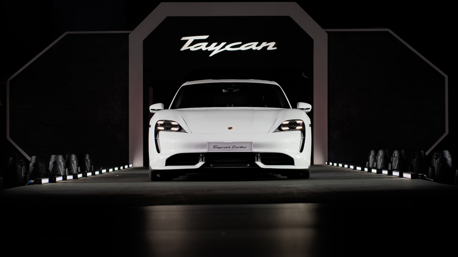 Porsche Taycan, ingresso presentazione Singapore