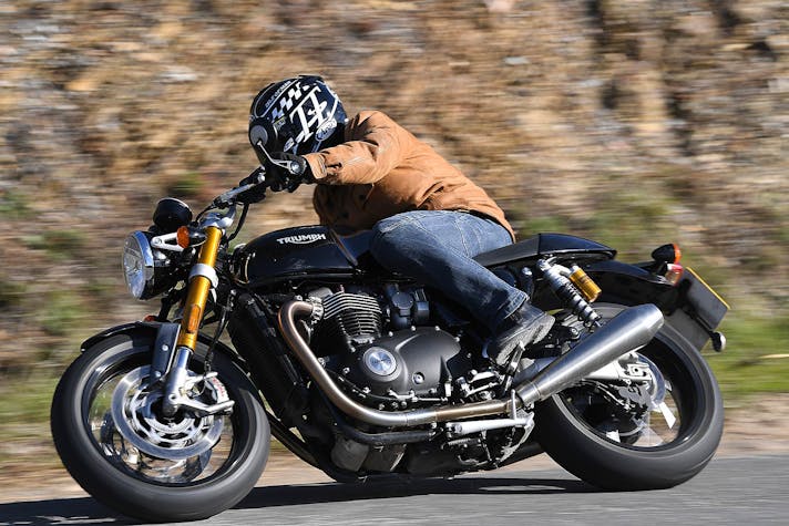 Triumph-Thruxton-RS-2020-001