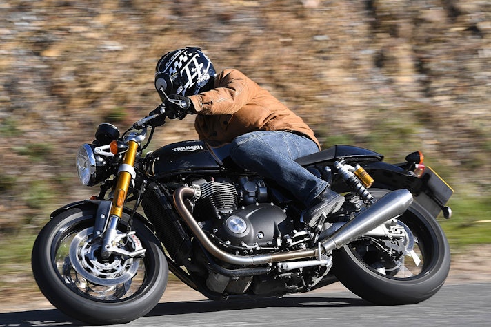 Triumph-Thruxton-RS-2020-001