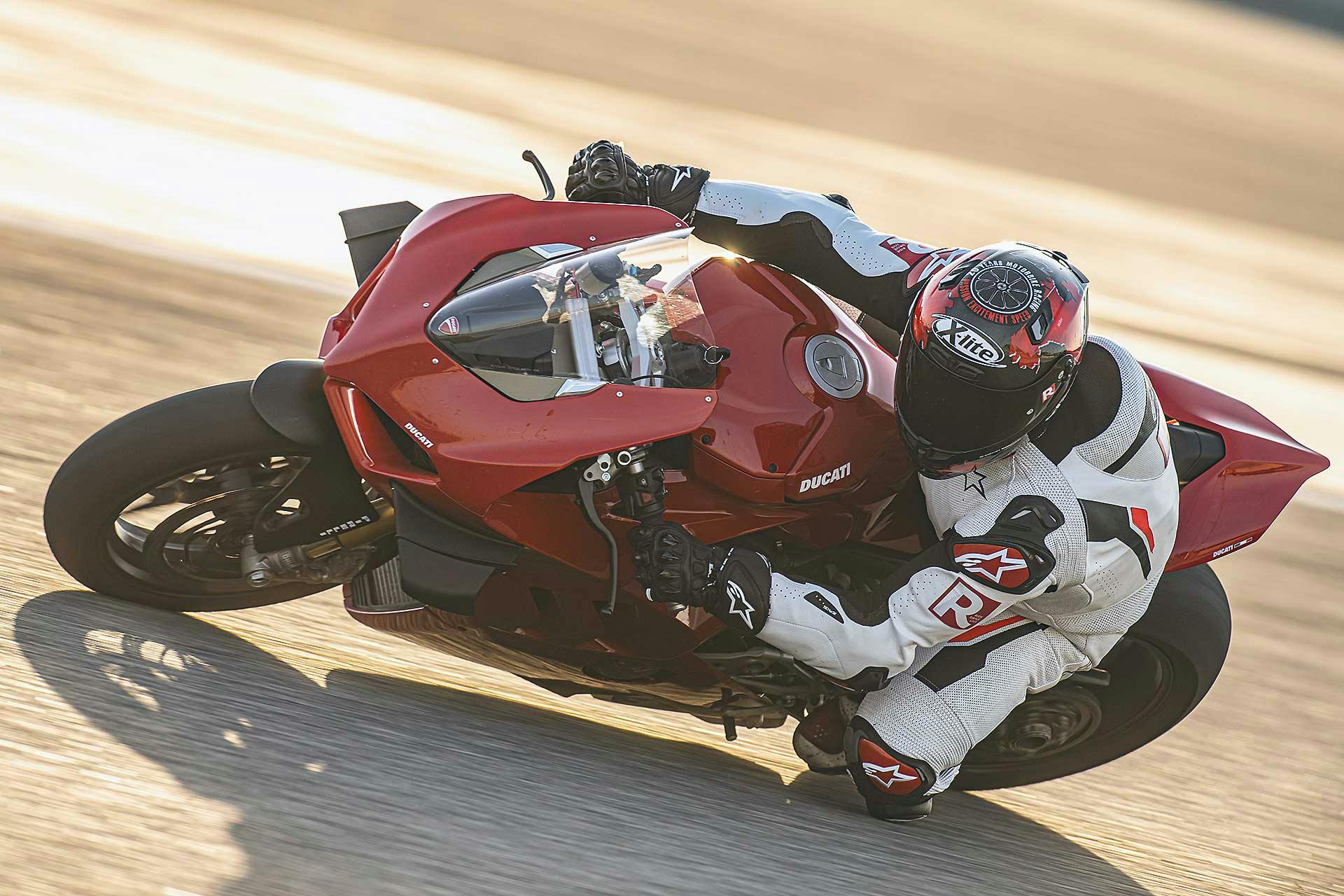 Ducati Panigale V4 2020 in pista in Bahrein