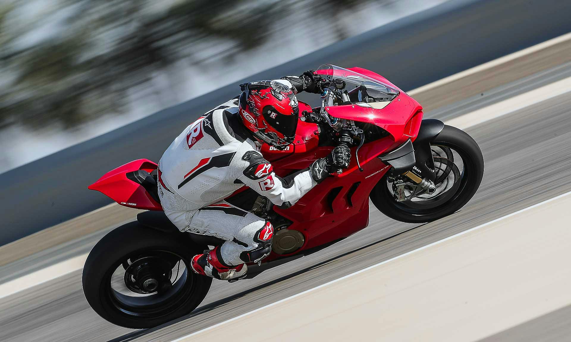 Ducati Panigale V4 2020 in pista in Bahrein