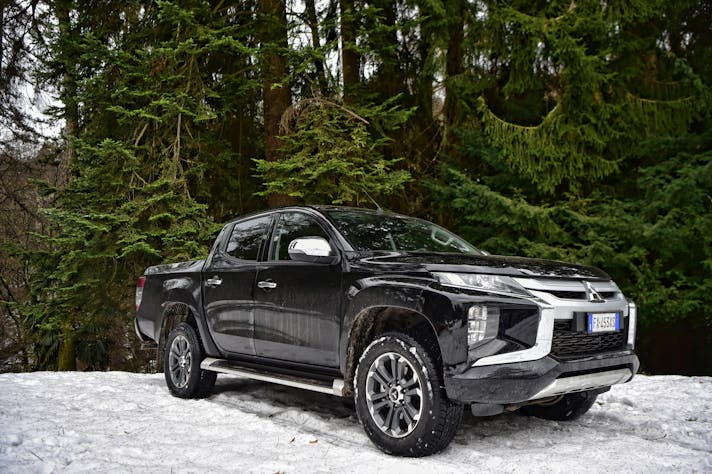 Mitsubishi-L200-2020_01