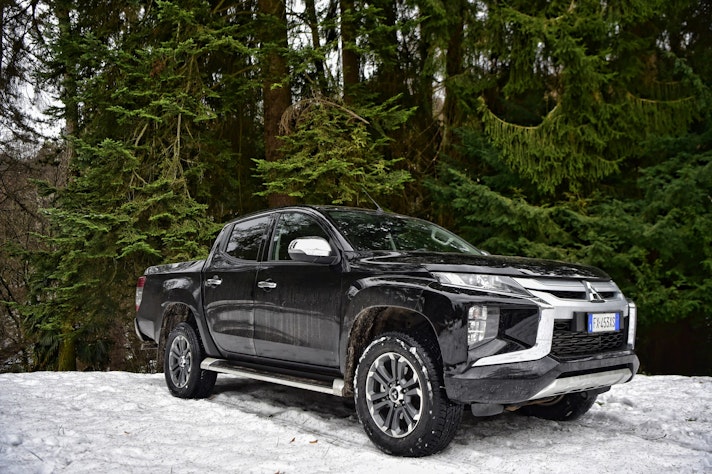 Mitsubishi-L200-2020_01