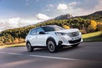 Peugeot-Elettrificate-e2008-2020_00006