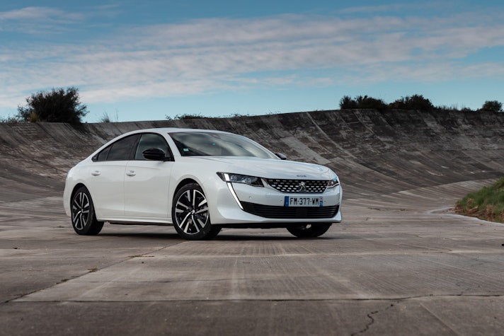 Peugeot-Elettrificate-508-hybrid-2020_00009