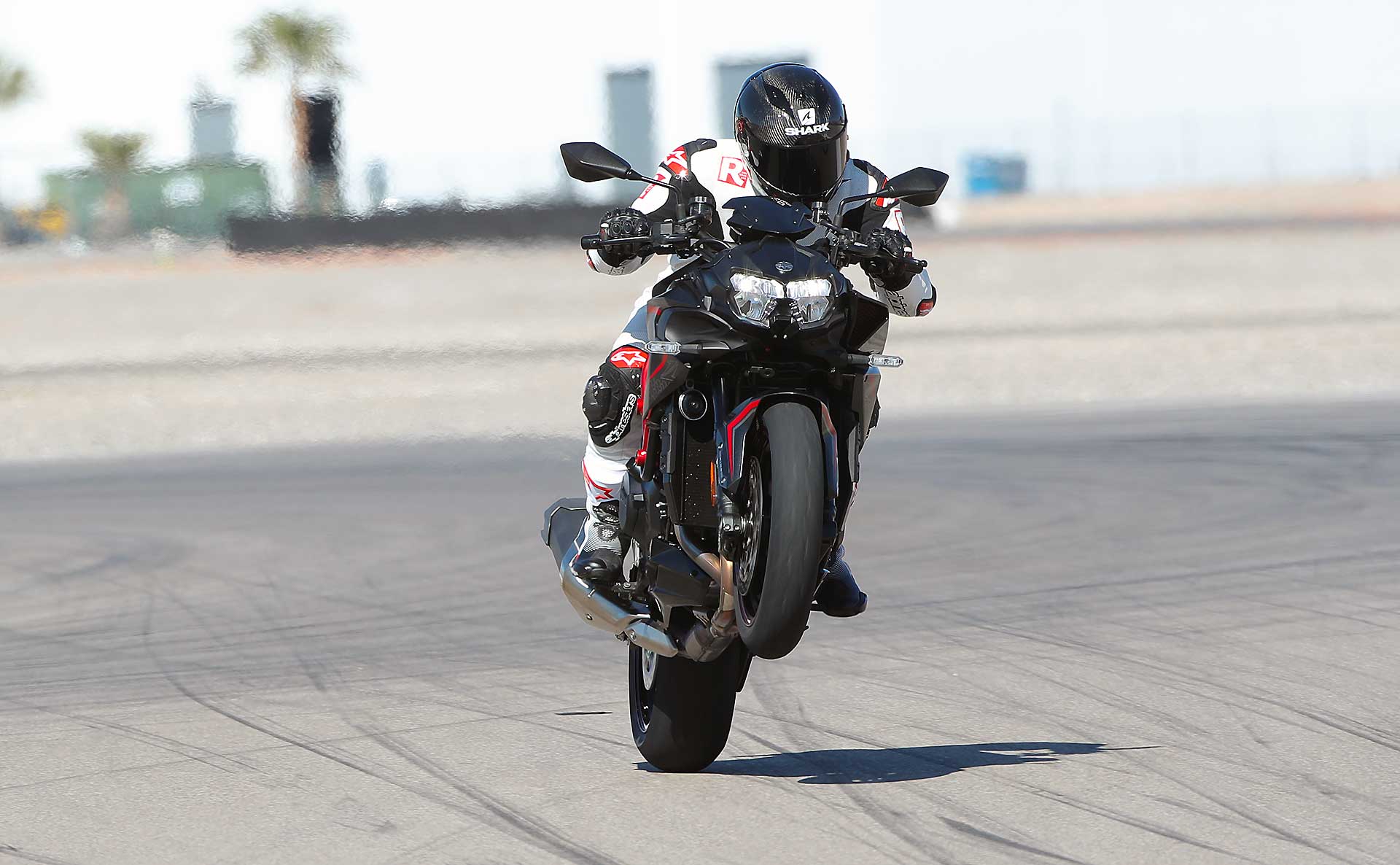 Kawasaki Z H2 impennata