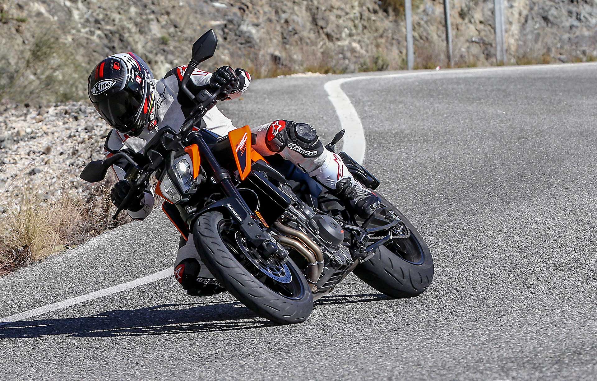 Metzeler Sportec M9R su KTM 790R