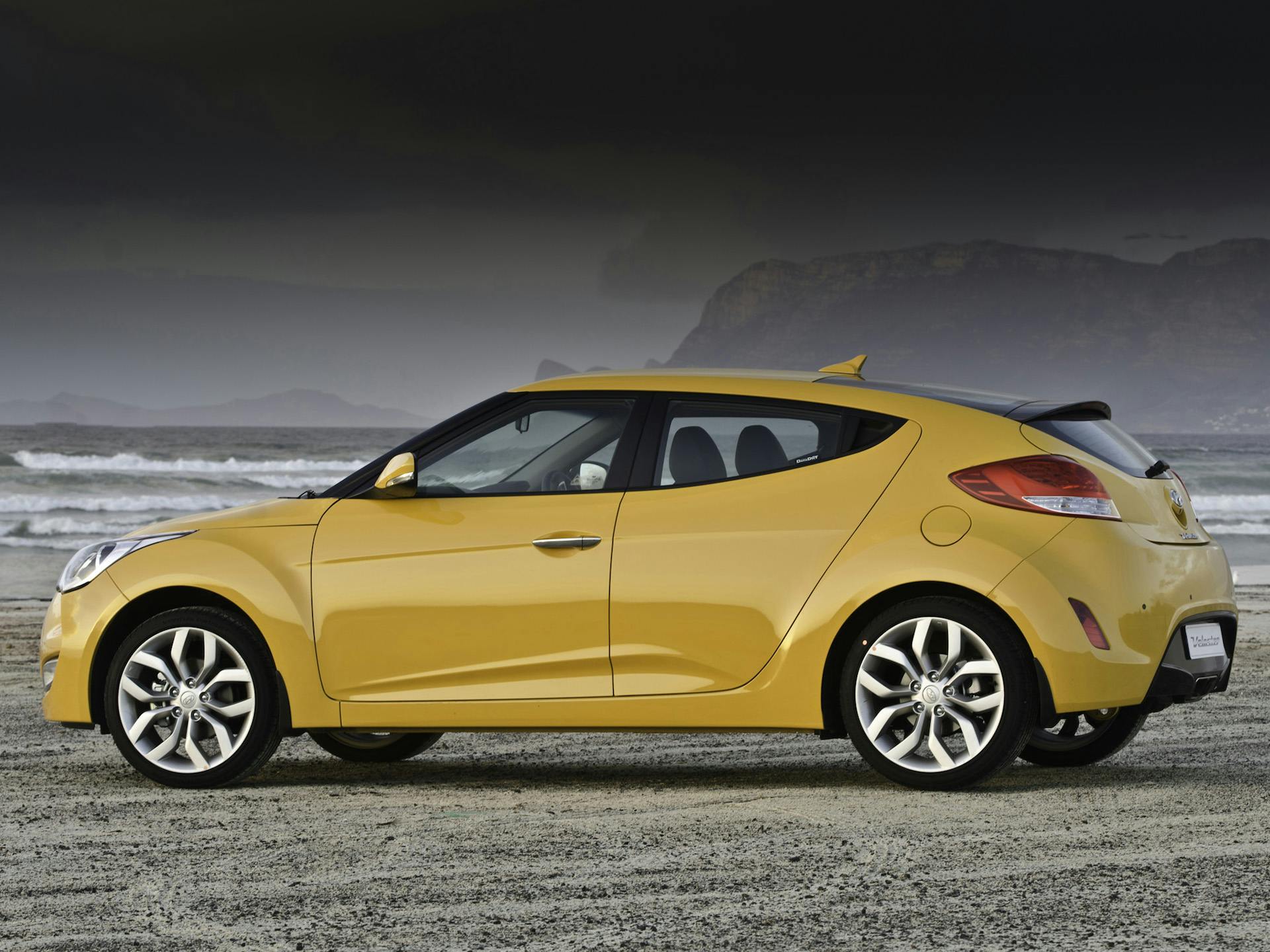 hyundai_veloster gialla