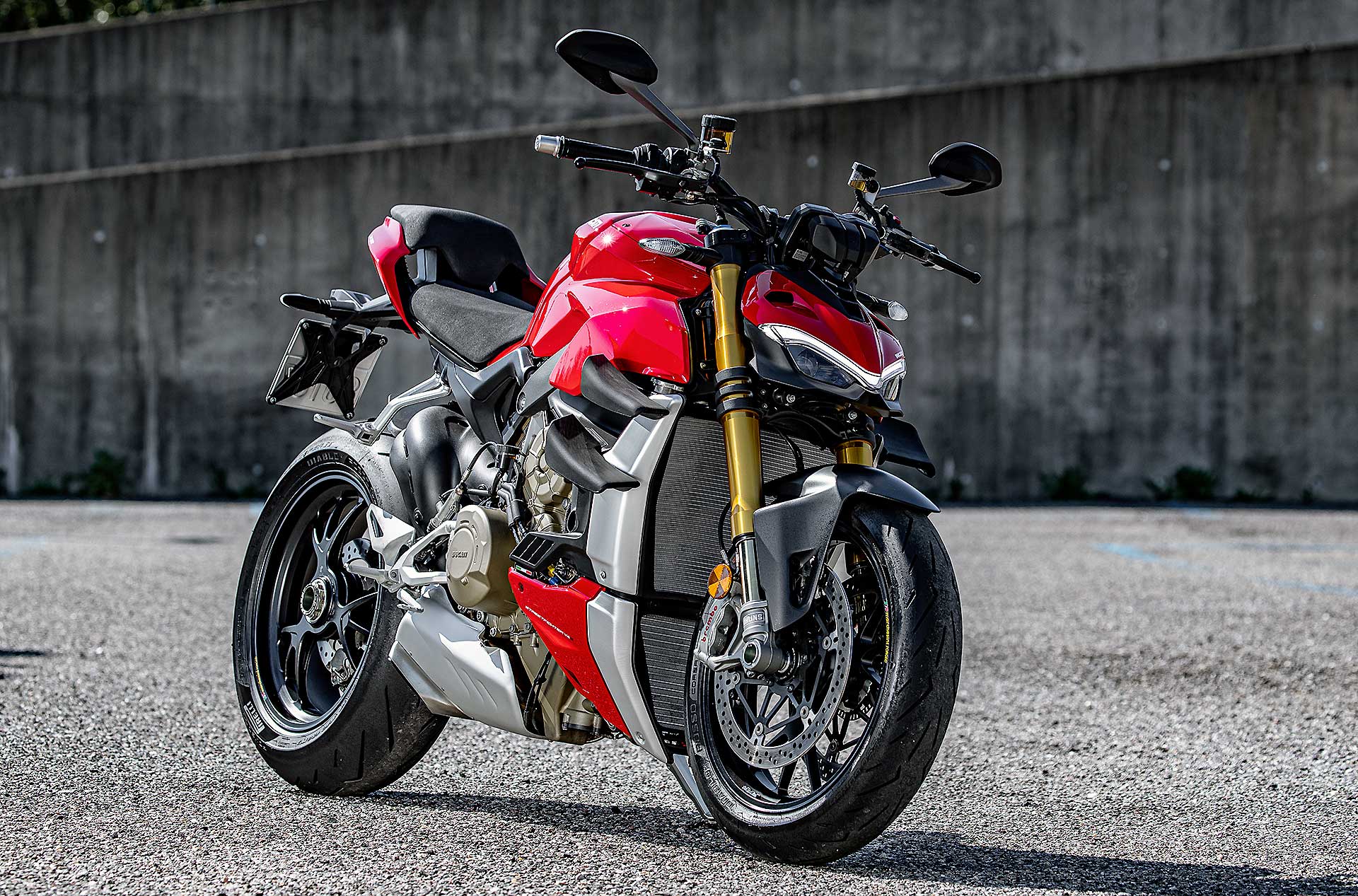 Ducati Streetfighter V4 S rossa 