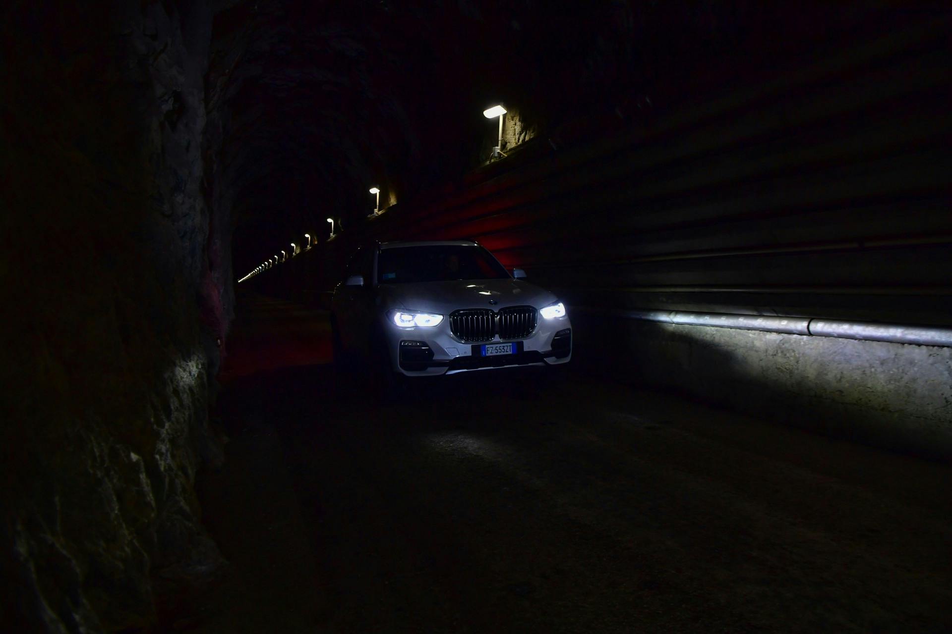BMW-X5-xDrive-45e-plugin-hybrid-2020_00037