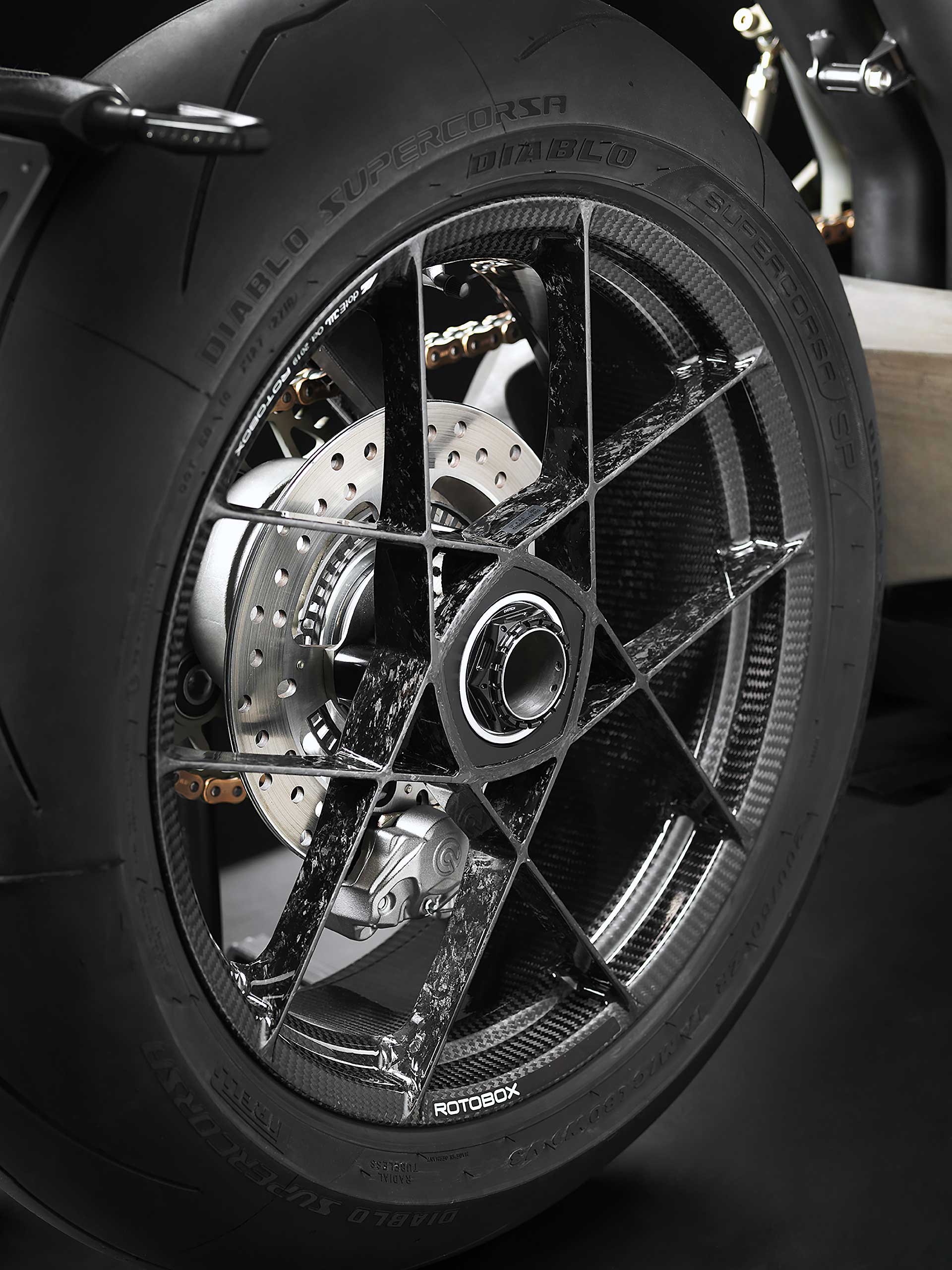 Vyrus Alyen monobraccio