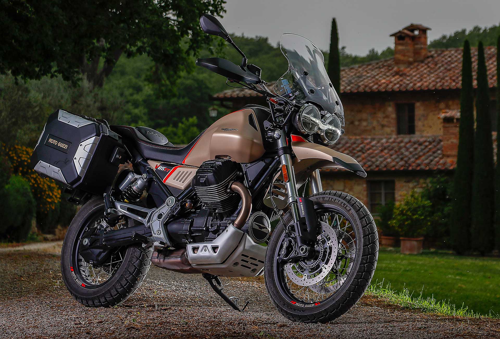 Moto Guzzi V85 TT Travel