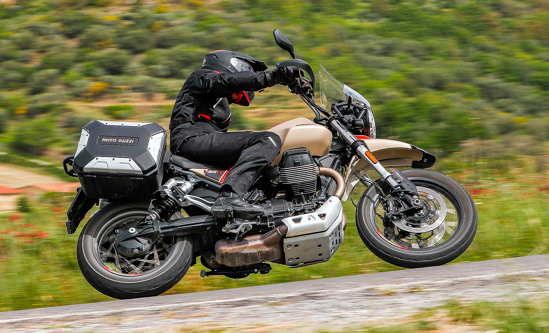 Moto Guzzi V85 TT Travel