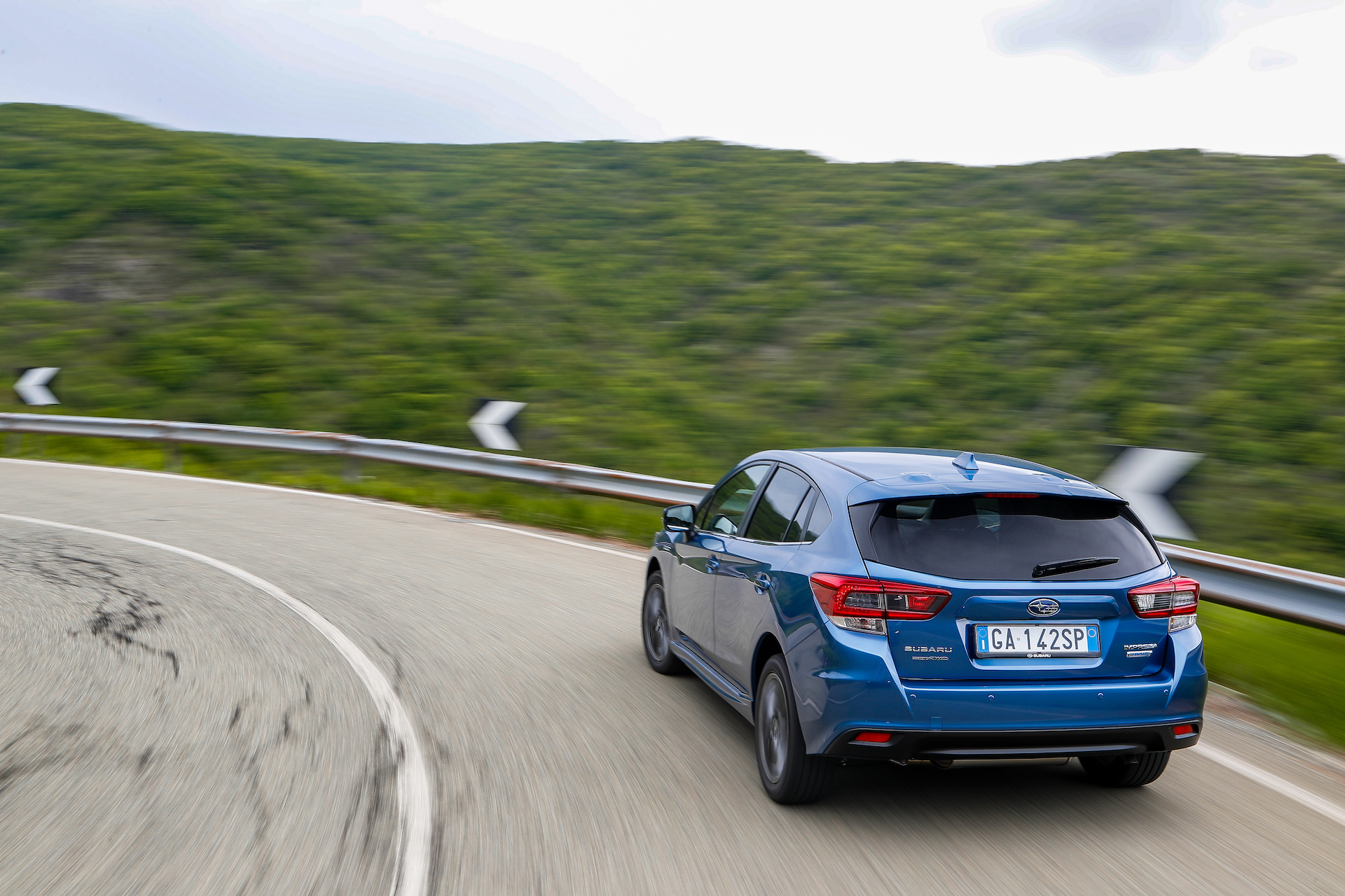 Subaru Impreza ibrida posteriore