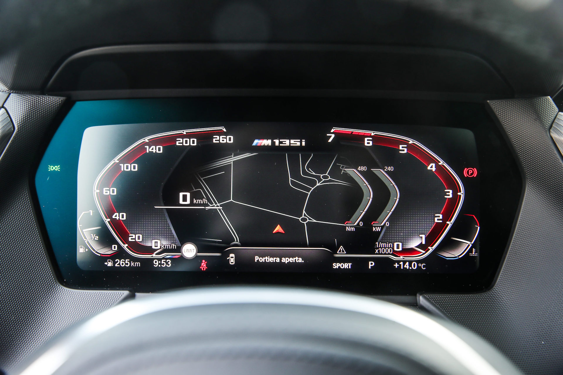 BMW M135i strumentazione digitale