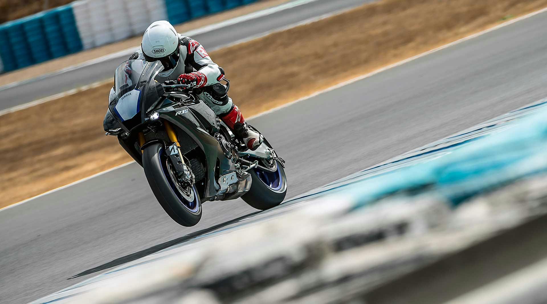 Yamaha R1M 2020 Jerez azione