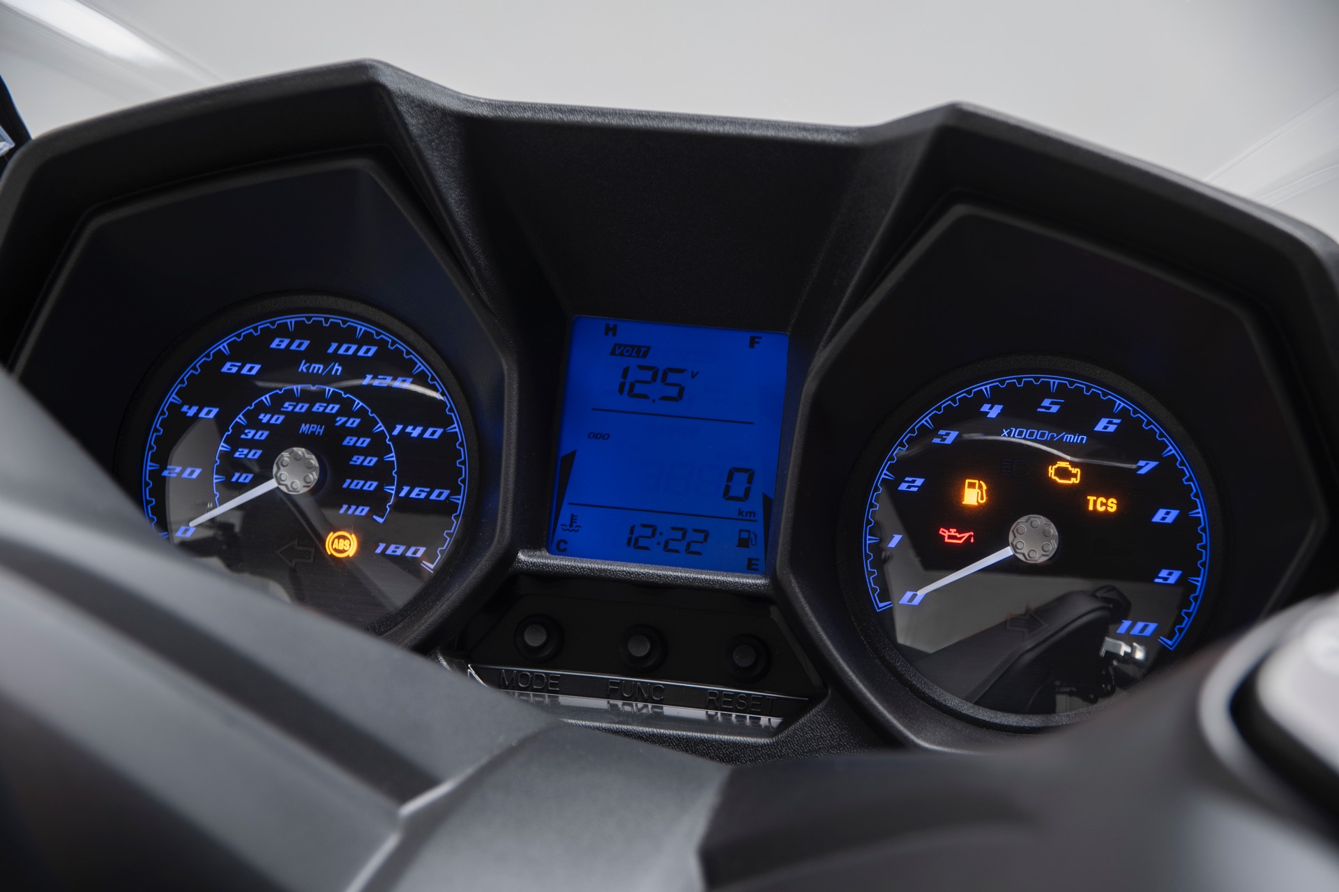 Kymco Downtown 350i TCS strumentazione