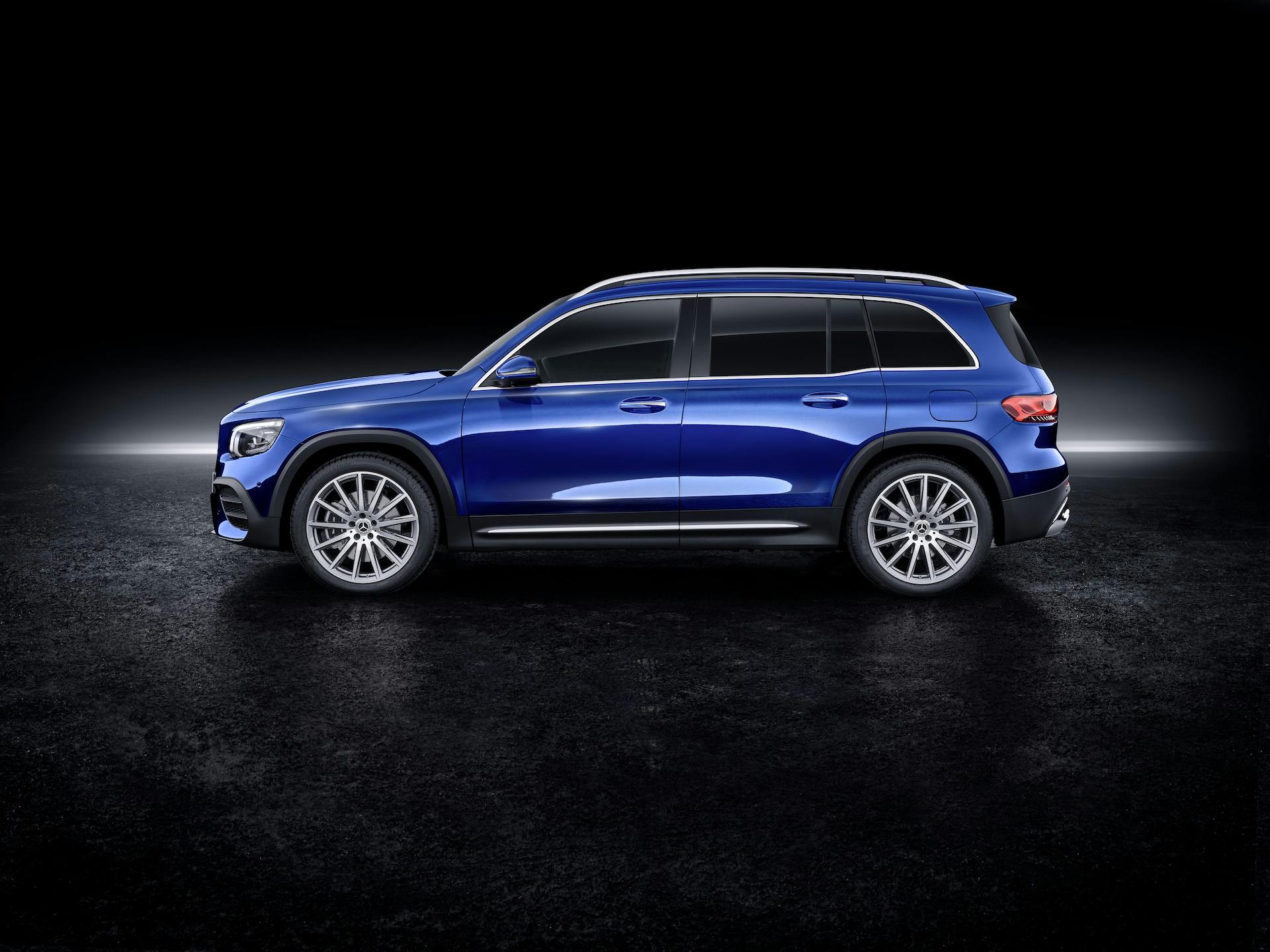 Mercedes GLB, vista laterale