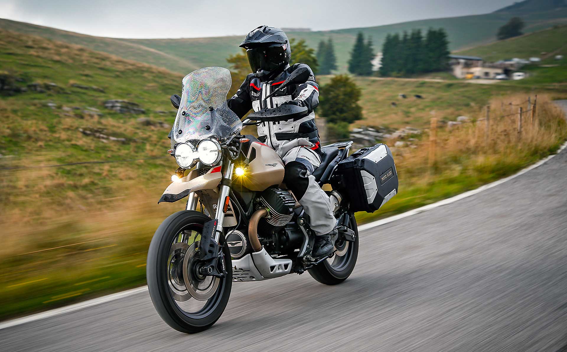 Moto Guzzi V85TT Travel