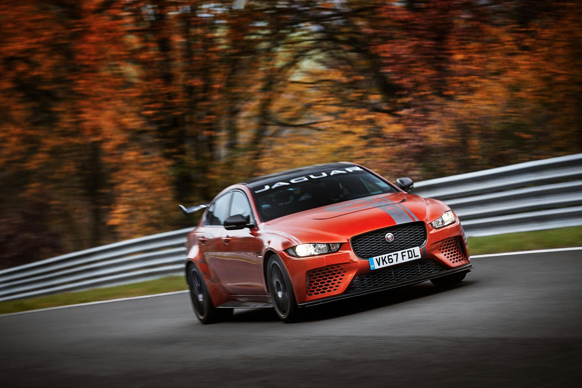Jaguar XE SV Project 8 dinamica