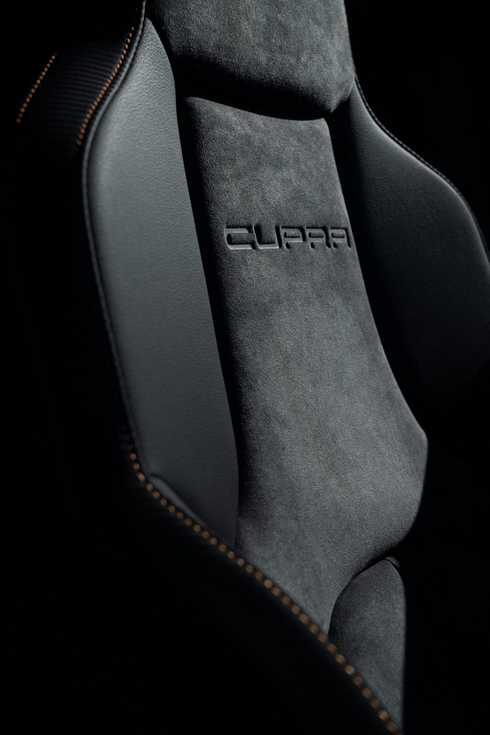 Leon Cupra R ST sedili alcantara e pelle