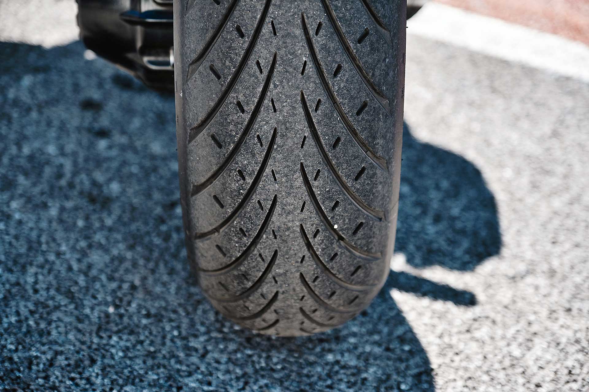 Metzeler Roadtec R01 SE