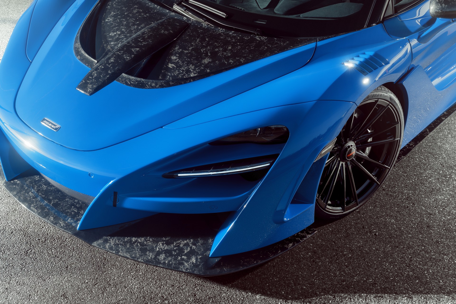 McLaren 720S Spider Novitec N-Largo, blu, particolare cofano
