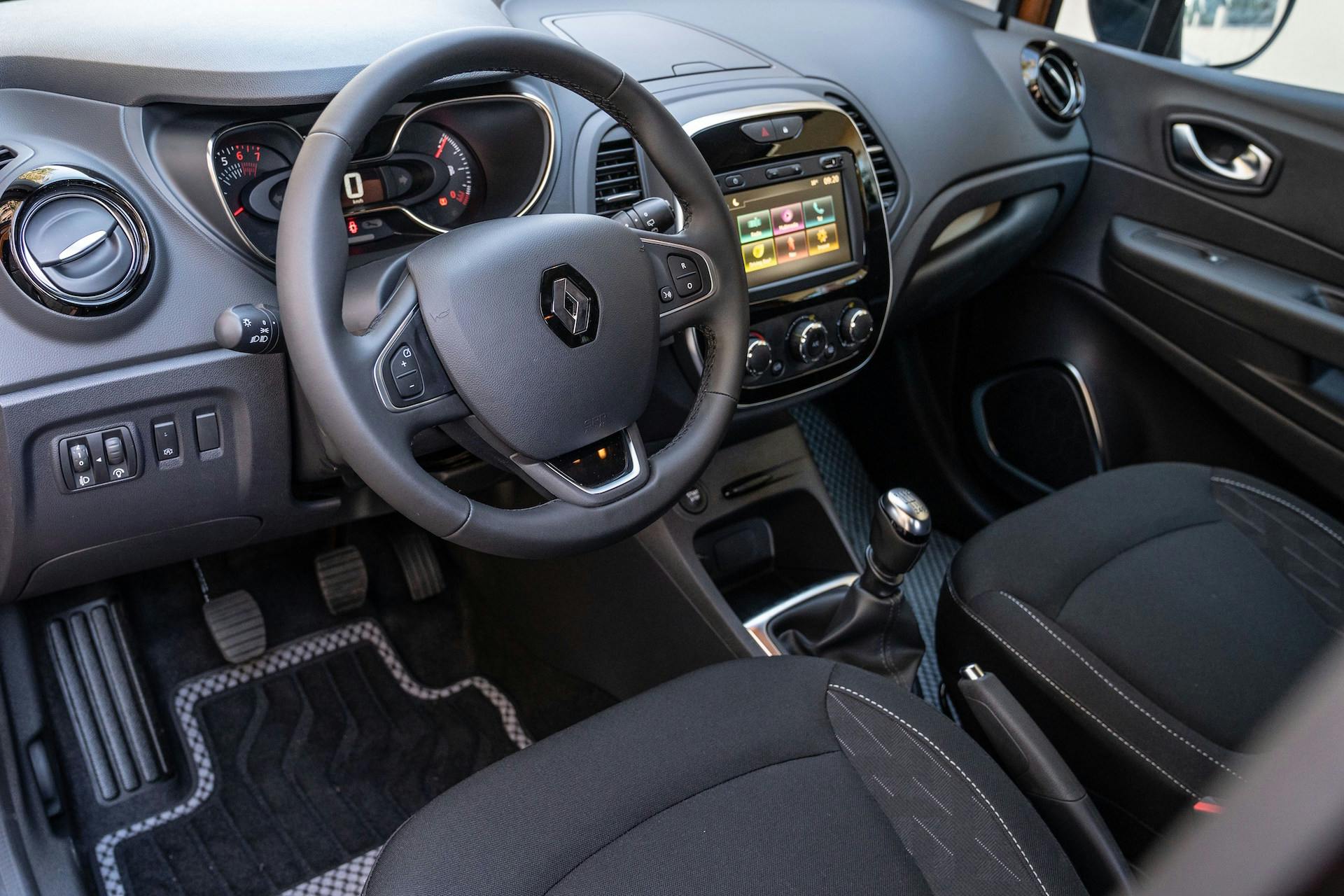 Renault Captur 2019 posto guida