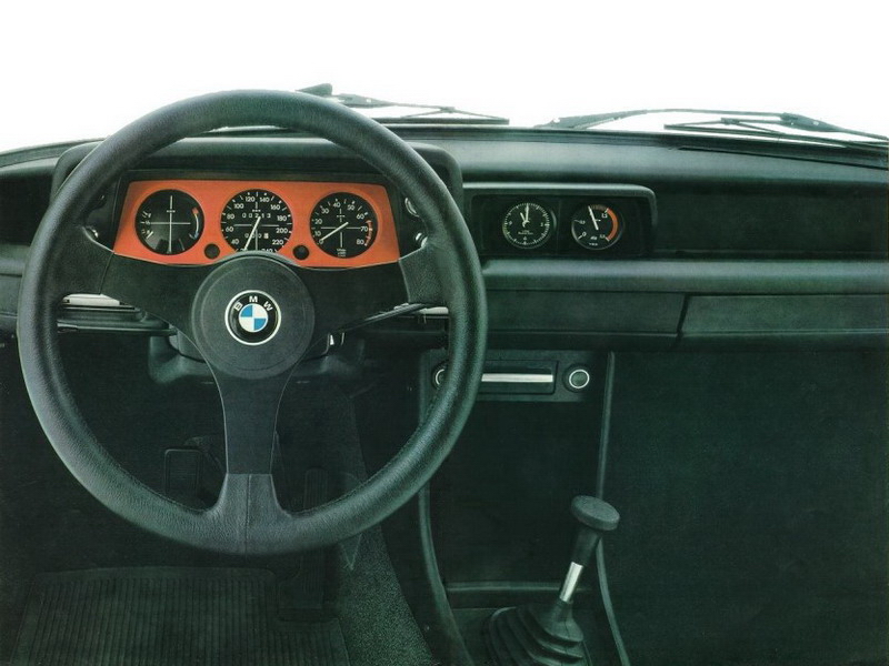 BMW 2002 Turbo plancia