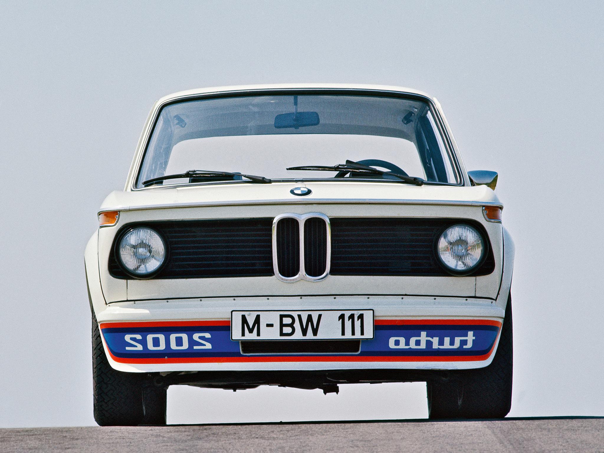 bmw_2002_turbo scritta al contrario