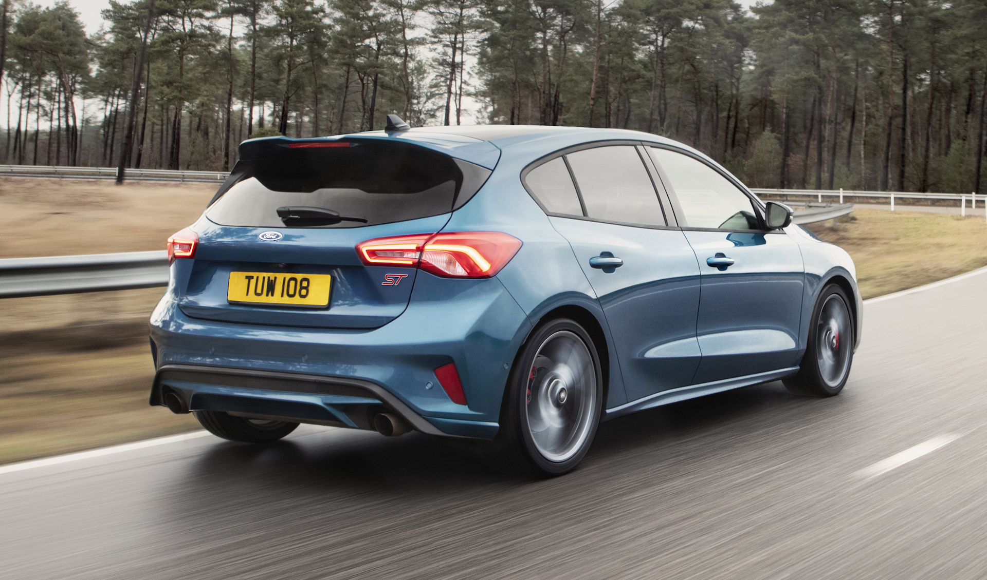 Ford Focus ST 2019 blu vista posteriore