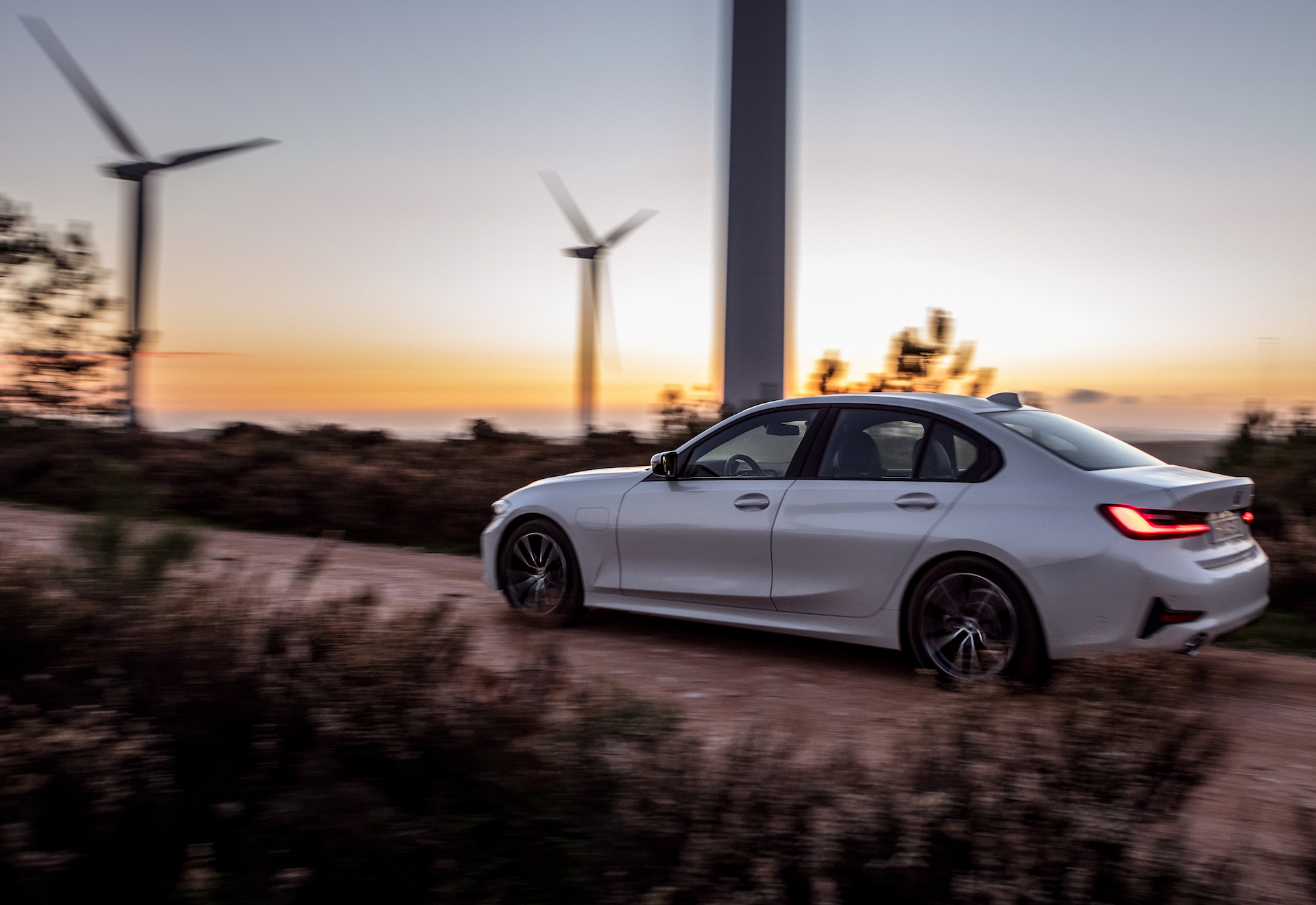 nuova BMW 330e 3/4 posteriore