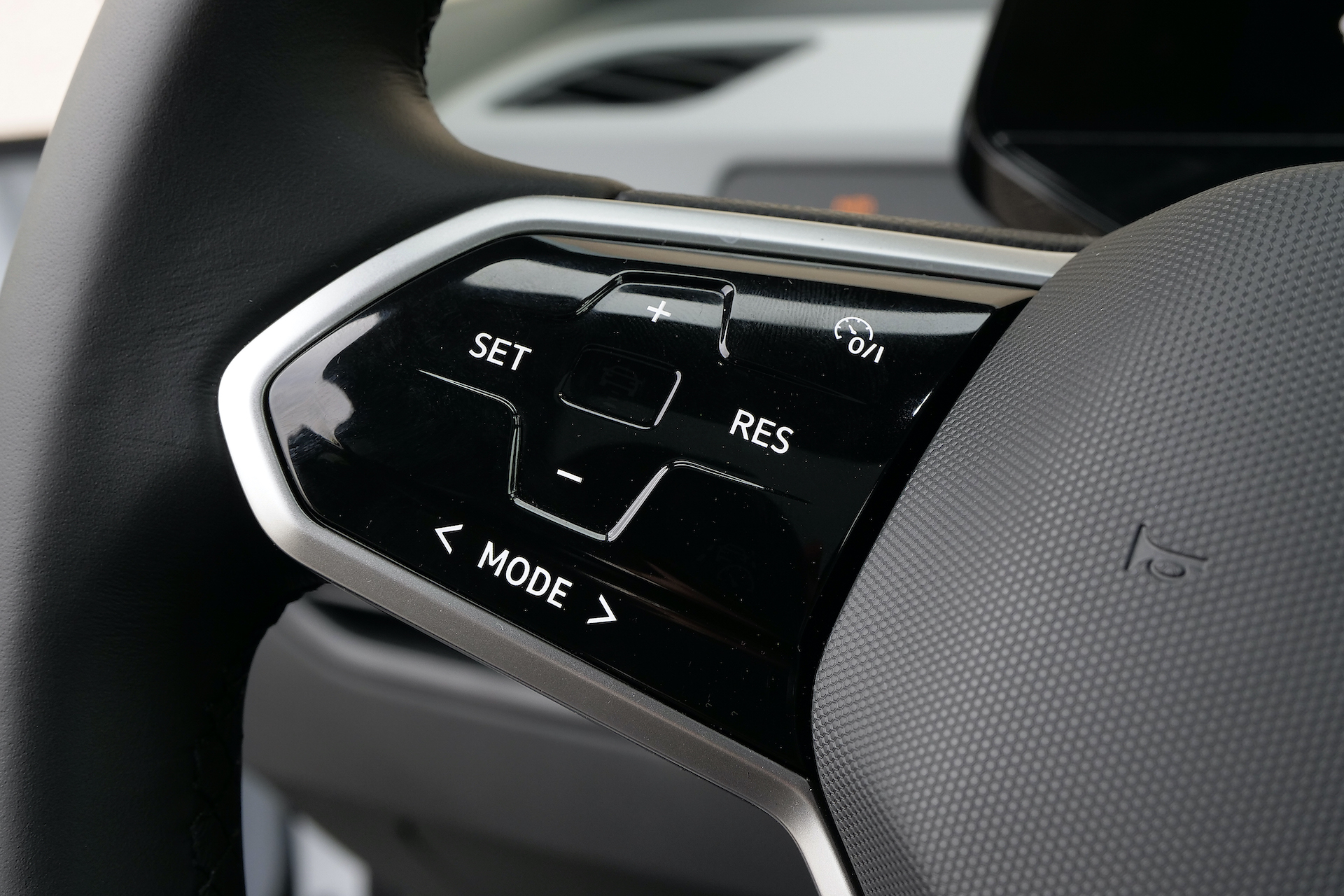 Volkswagen ID3 comandi razze volante